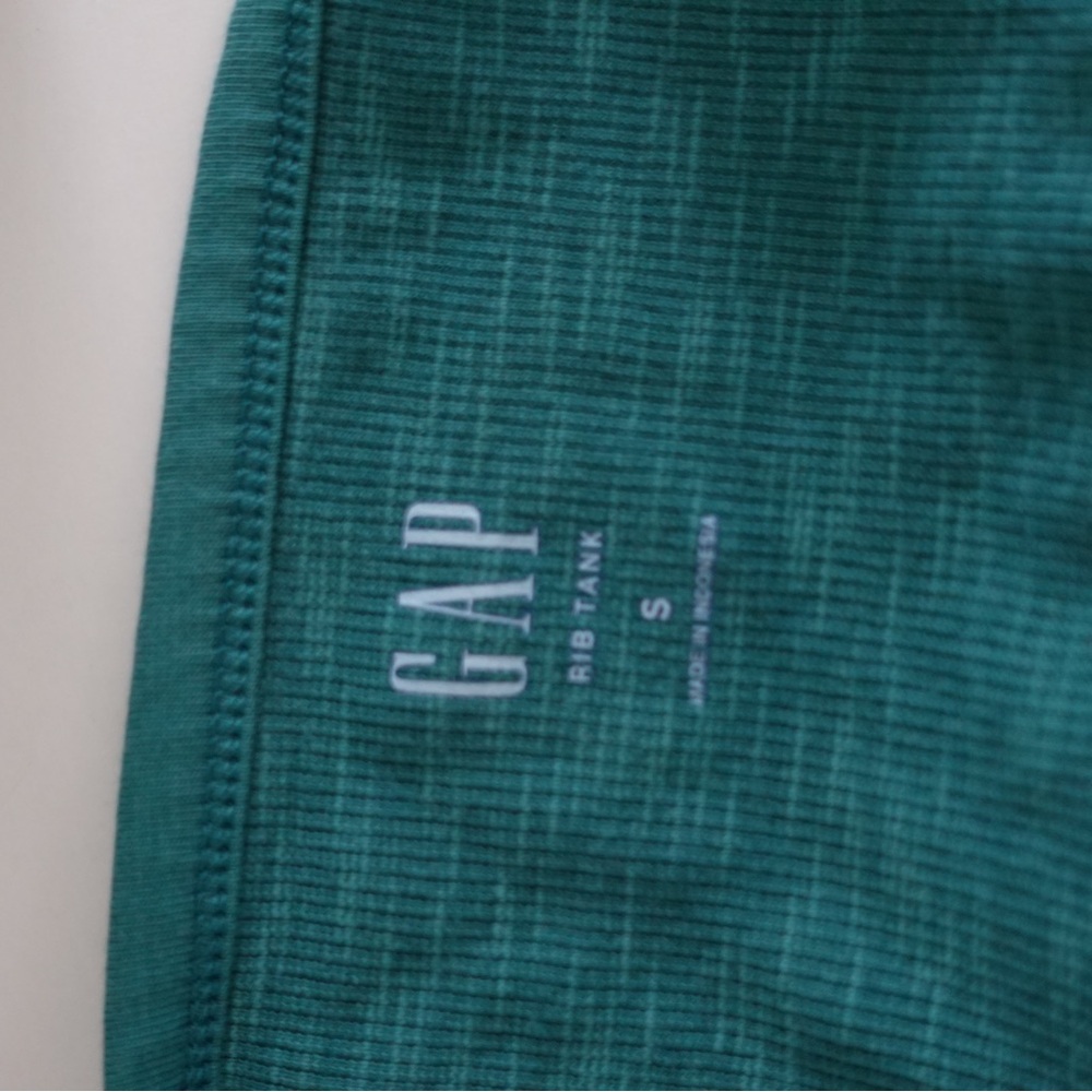 GAP Halter Top - Picture 3 of 3